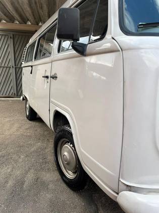 VOLKSWAGEN KOMBI 1.4 MI STD 8V FLEX 4P MANUAL VOLKSWAGEN KOMBI 1.4 MI STD 8V FLEX 4P MANUAL